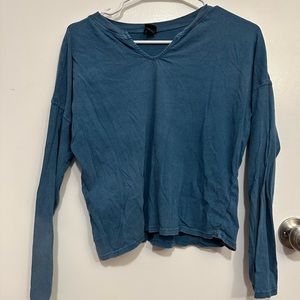 wild fable light weight blue long sleeve v neck tshirt size S small